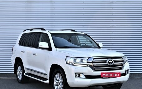 Toyota Land Cruiser 200, 2015 год, 6 350 000 рублей, 3 фотография