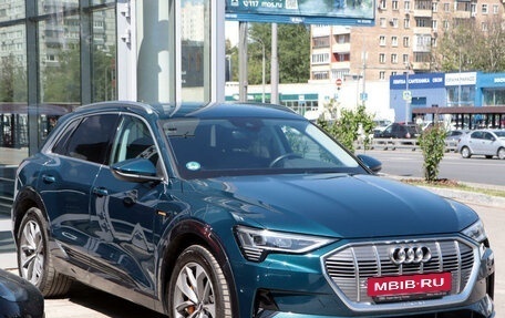 Audi e-tron I, 2019 год, 5 299 000 рублей, 4 фотография