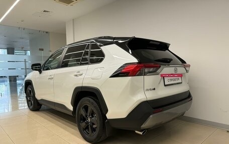 Toyota RAV4, 2019 год, 3 250 000 рублей, 7 фотография