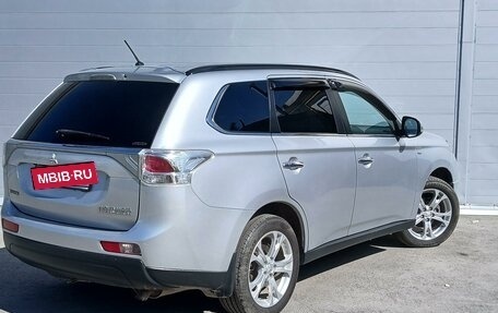 Mitsubishi Outlander III рестайлинг 3, 2013 год, 2 190 000 рублей, 3 фотография