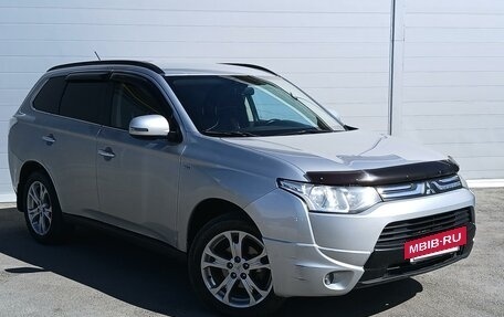 Mitsubishi Outlander III рестайлинг 3, 2013 год, 2 190 000 рублей, 2 фотография