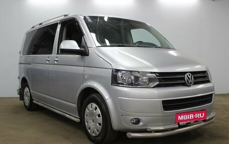 Volkswagen Caravelle T5, 2015 год, 2 470 000 рублей, 7 фотография