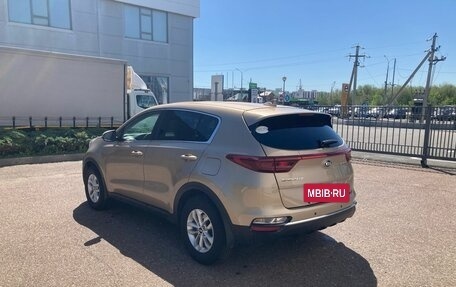 KIA Sportage IV рестайлинг, 2018 год, 1 820 000 рублей, 2 фотография