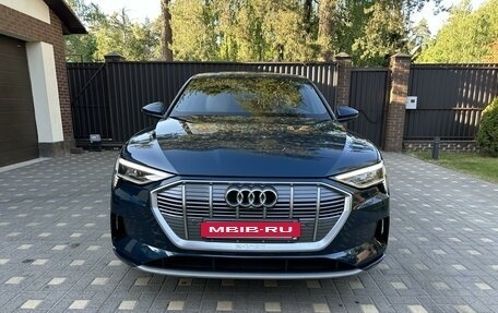 Audi e-tron I, 2021 год, 9 490 000 рублей, 2 фотография