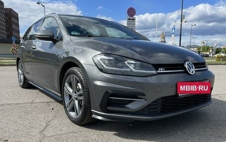 Volkswagen Golf VII, 2017 год, 2 080 000 рублей, 2 фотография