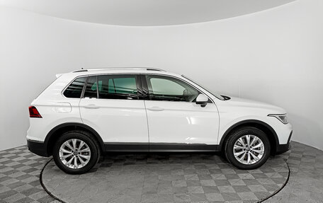 Volkswagen Tiguan II, 2021 год, 3 599 000 рублей, 4 фотография