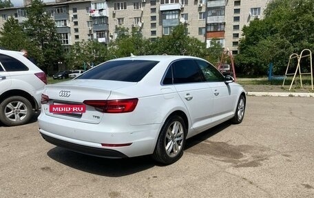 Audi A4, 2017 год, 2 000 000 рублей, 5 фотография