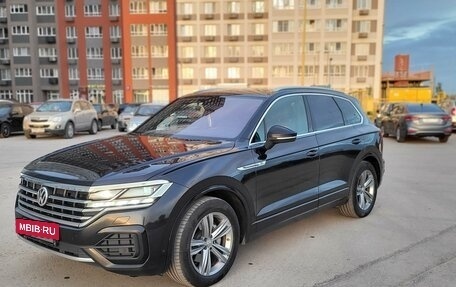 Volkswagen Touareg III, 2018 год, 6 500 000 рублей, 8 фотография