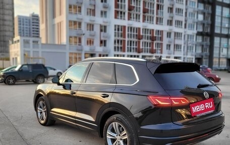 Volkswagen Touareg III, 2018 год, 6 500 000 рублей, 6 фотография