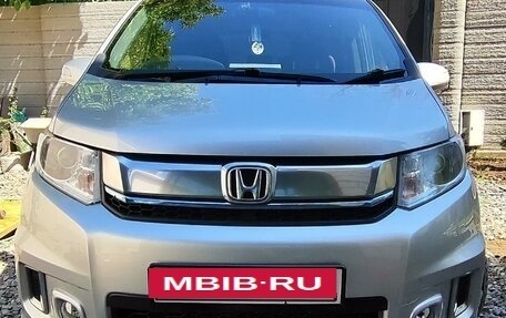 Honda Freed I, 2016 год, 1 550 000 рублей, 3 фотография