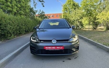 Volkswagen Golf VII, 2019 год, 2 230 000 рублей, 3 фотография
