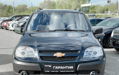 Chevrolet Niva I рестайлинг, 2015 год, 819 000 рублей, 2 фотография