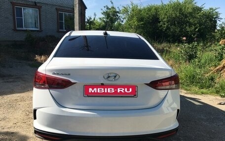 Hyundai Solaris II рестайлинг, 2021 год, 1 700 000 рублей, 3 фотография