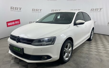 Volkswagen Jetta VI, 2013 год, 999 000 рублей, 2 фотография