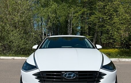 Hyundai Sonata VIII, 2021 год, 2 600 000 рублей, 2 фотография