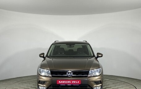 Volkswagen Tiguan II, 2017 год, 2 395 000 рублей, 2 фотография