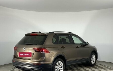 Volkswagen Tiguan II, 2017 год, 2 395 000 рублей, 5 фотография