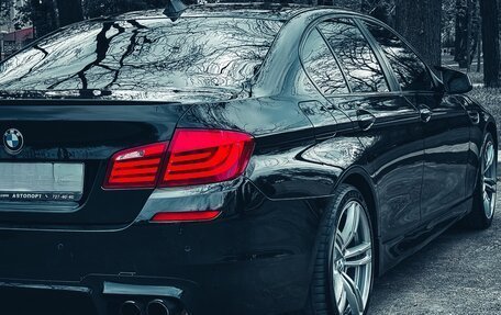 BMW 5 серия, 2011 год, 1 700 000 рублей, 2 фотография