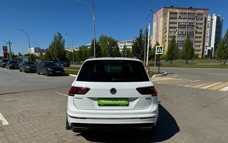 Volkswagen Tiguan II, 2018 год, 3 195 000 рублей, 6 фотография