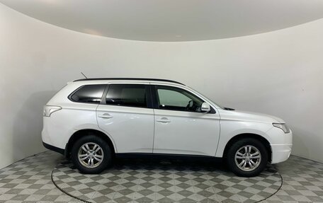 Mitsubishi Outlander III рестайлинг 3, 2013 год, 1 629 000 рублей, 5 фотография