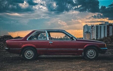 Opel Rekord E, 1981 год, 330 000 рублей, 2 фотография