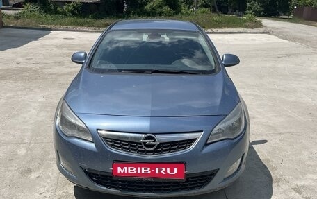 Opel Astra J, 2010 год, 799 000 рублей, 2 фотография