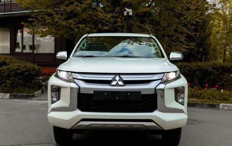 Mitsubishi L200 IV рестайлинг, 2023 год, 4 500 010 рублей, 2 фотография