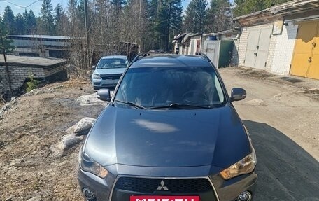 Mitsubishi Outlander III рестайлинг 3, 2011 год, 1 150 000 рублей, 2 фотография