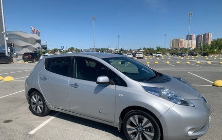 Nissan Leaf I, 2013 год, 700 000 рублей, 4 фотография