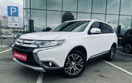 Mitsubishi Outlander III рестайлинг 3, 2018 год, 2 398 000 рублей, 1 фотография