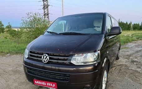 Volkswagen Caravelle T5, 2013 год, 1 660 000 рублей, 1 фотография