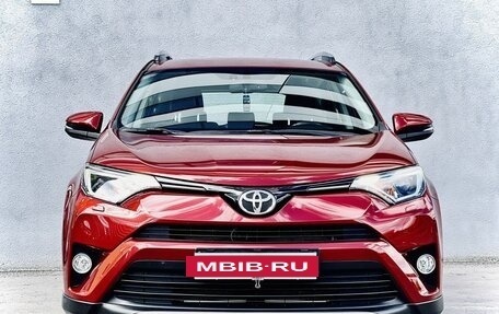Toyota RAV4, 2018 год, 2 700 000 рублей, 2 фотография