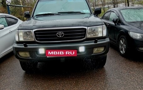 Toyota Land Cruiser 100 рестайлинг 2, 2000 год, 1 450 000 рублей, 2 фотография