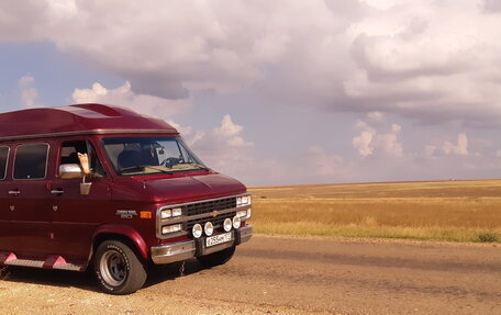 Chevrolet Van, 1993 год, 850 000 рублей, 3 фотография