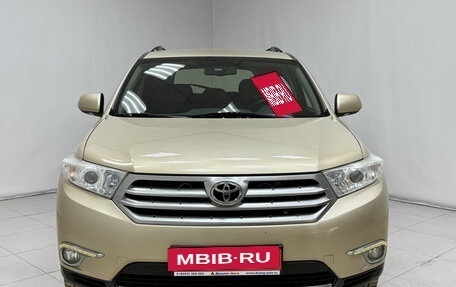 Toyota Highlander III, 2012 год, 2 282 000 рублей, 2 фотография