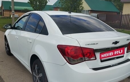 Chevrolet Cruze II, 2011 год, 670 000 рублей, 2 фотография