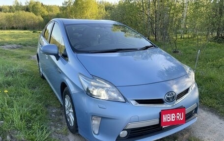 Toyota Prius, 2014 год, 1 550 000 рублей, 2 фотография