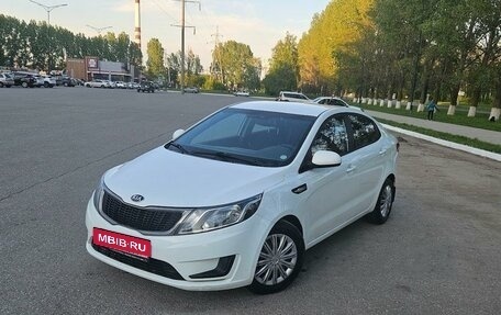 KIA Rio III рестайлинг, 2013 год, 985 000 рублей, 1 фотография