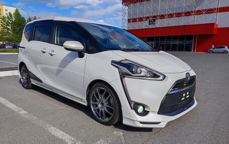 Toyota Sienta II, 2016 год, 1 690 000 рублей, 10 фотография