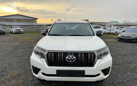 Toyota Land Cruiser Prado 150 рестайлинг 2, 2021 год, 11 000 000 рублей, 2 фотография