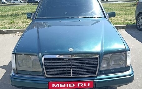 Mercedes-Benz E-Класс, 1995 год, 240 000 рублей, 1 фотография