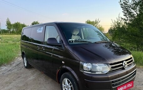 Volkswagen Caravelle T5, 2013 год, 1 660 000 рублей, 2 фотография