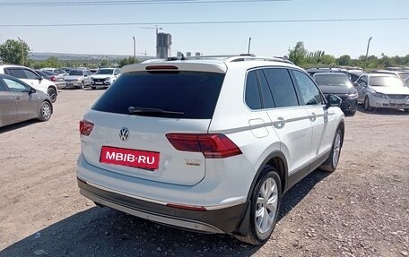 Volkswagen Tiguan II, 2017 год, 3 070 000 рублей, 2 фотография