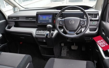 Honda Stepwgn IV, 2017 год, 2 689 000 рублей, 6 фотография