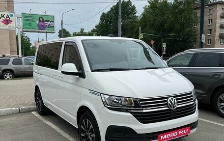 Volkswagen Caravelle T6 рестайлинг, 2021 год, 5 490 000 рублей, 2 фотография