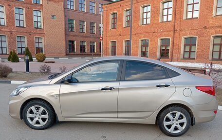 Hyundai Solaris II рестайлинг, 2011 год, 745 000 рублей, 3 фотография