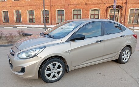 Hyundai Solaris II рестайлинг, 2011 год, 745 000 рублей, 2 фотография