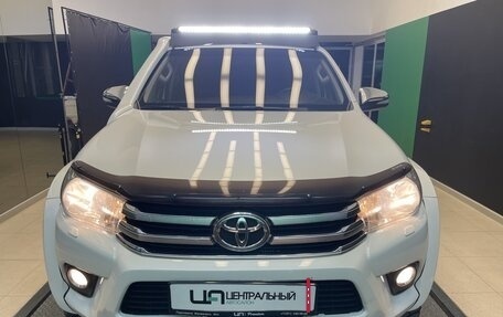 Toyota Hilux VIII, 2015 год, 4 100 000 рублей, 2 фотография