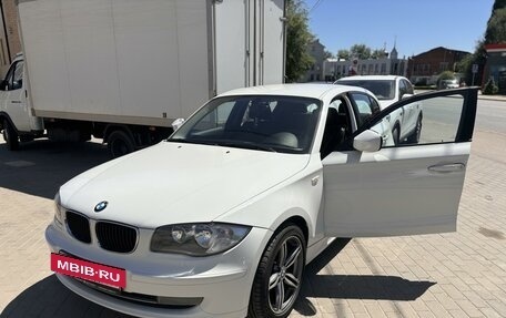 BMW 1 серия, 2011 год, 1 330 000 рублей, 2 фотография