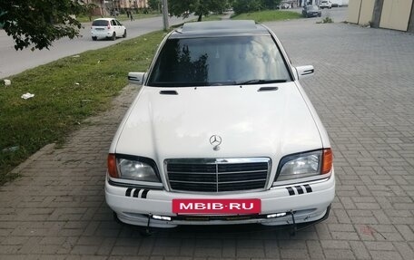 Mercedes-Benz C-Класс, 1994 год, 550 000 рублей, 2 фотография